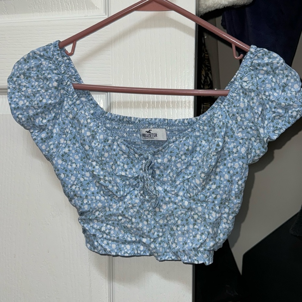 Hollister crop top